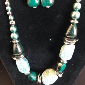 Necklace and earring set